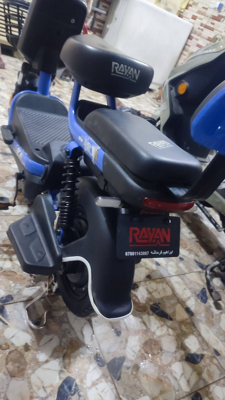 300/.       ***********
