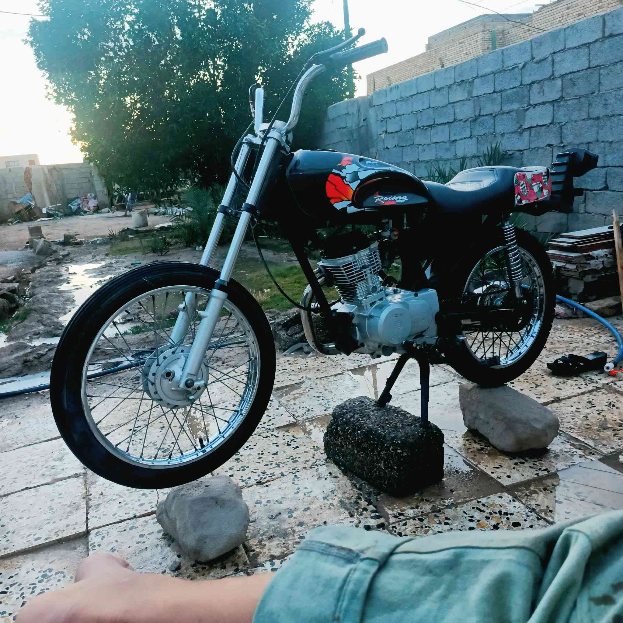 السلام عليكم اخوتي دراجه لببيع دراجه جديده تعميره 24والشاصي 16 سعر خاص وتحياتي لكم


**إذا كنت صاحب هذا الإعلان وتريد حذفه لأي سبب، رجاءا أرسل رسالة إلى الدعم الفني**