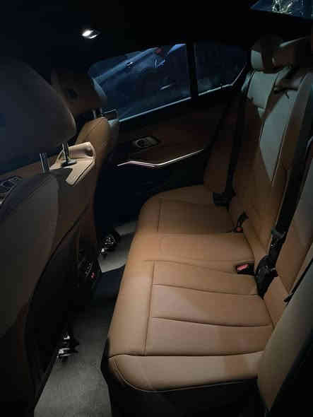 BMW   330E
2023
PLUG  IN  HYBRID 
292$
***********
*********** مرغصور
