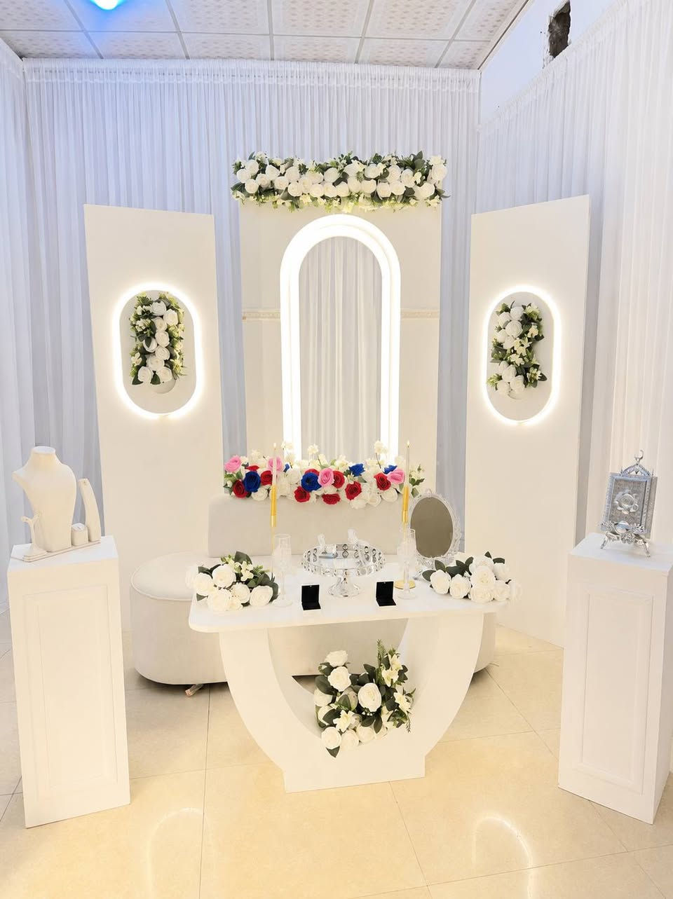 مكتب الحنين 🌟
لتجهيز الحفلات والمناسبات 

​✨ 

​💍 تأجير كوشات: (خطوبة - حنة - عقد قران) بأحدث التصاميم العصرية.

​🚗 تزيين سيارات الأعراس: بأرقى الزهور  الاصطناعية @والإكسسوارات.

​🎉 تجهيز كامل: لكل ما تتطلبه حفلاتكم  

​📞 للاستفسار والحجز، يرجى الاتصال على الرقم:

*********** العنوان طريق المعسكر مجاور مدرسه الارخاء
