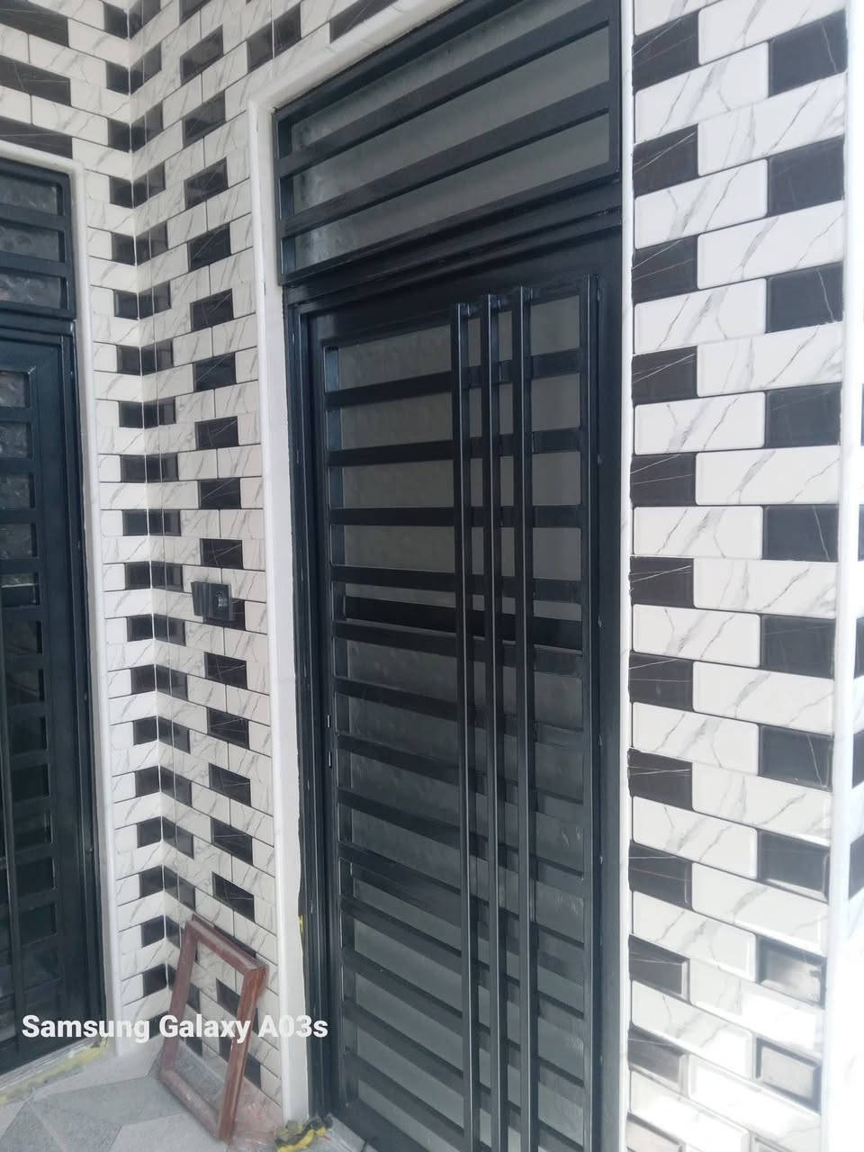صبغ وتنضيف وتصليح بيبان وشبابيك ومحجرات درجه اولى بسعار مناسبة الاتصال عل رقم *********** أو مراسلتي خاص وتدللون 🌷

