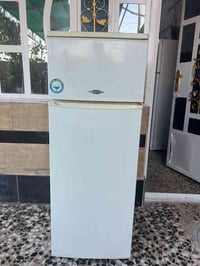 وبركاته  ثلاجة للبيع حجم كبير السعر 150 ثلاجة للبيع حجم صغير السعر 100...