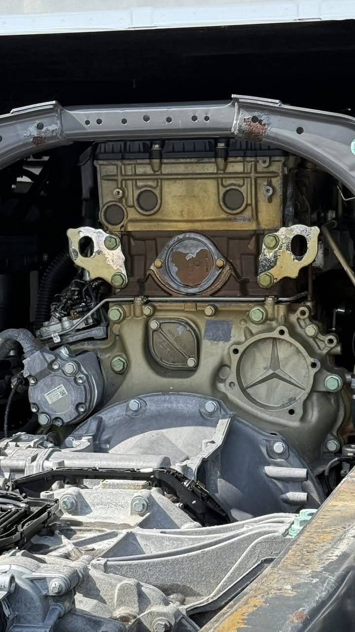 للبيع اكتروس سحال 

موديل 2018 

حجم 2542 

سقف وسط

سبلت
ثلاجة
كاميرا
حساس
هورن 
دبل تانكي 
دبل منامي

سيارة كلش جديدة 

السعر 37.500$ 

العنوان : اربيل / قوش تبه (معرض نخشاو2)

للاستفسار و المعلومات (*********** انمار)
