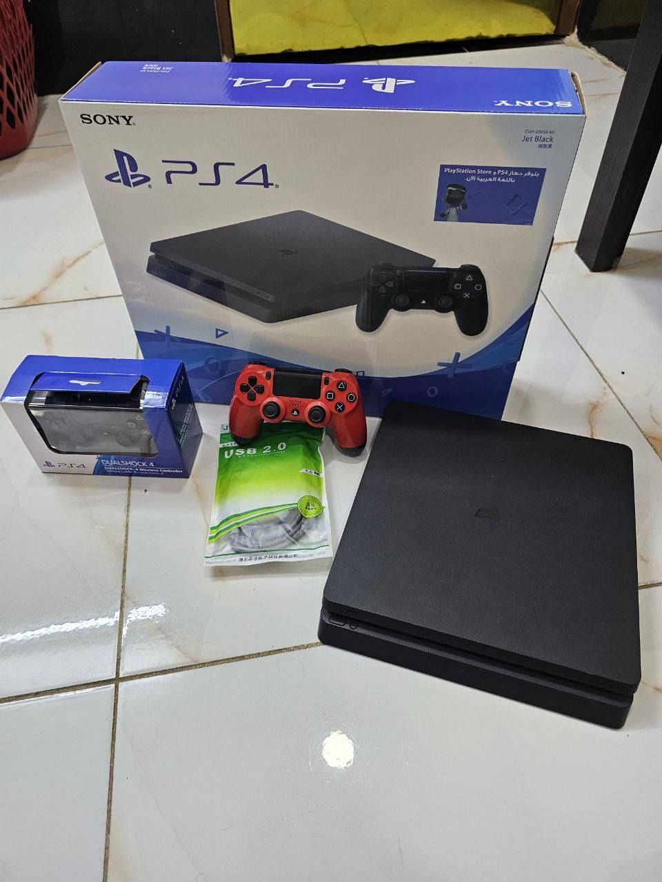 سلام عليكم بلي 4 سلم مهكر ذاكرة 1 تيرا 
مع 2 جوستك مع حساب بي 10 العاب مثل ما موضح بالمنشور 
الجهاز كامل ملحقات و استعمال قليل وصار 3 اشهر من اخذتة 
مع شاشة سمارت حجم 50 مع ups 2000 
اذا بس البلي ب 240 الف 
اذا البلي مع الشاشة و ال ups  ب 500 الف 
مكاني بغداد حسينية الراشدية رقم ***********
