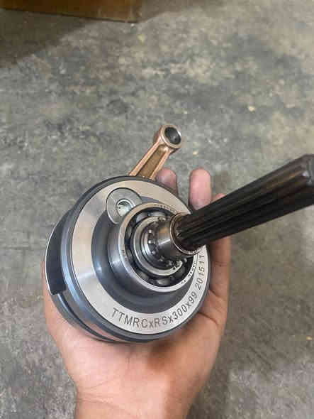 سلام عليكم تزويد ماكس للبيع كور ولفين كامل وهوه وغراضه يشغل ٦٣ وروله تتيمارك حجم ٣٠٠ كلش نضيفه وبوشه اصليه هيه والبستم كامل وجوين رياضي وكلج رياضي حاويه ومكينه محفوره ٦٣ برغي ما مسحوك بيهة الشراي يتصل ***********  مكاني بغداد
