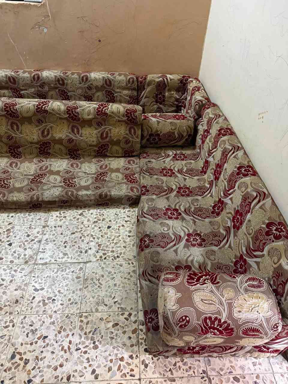 جلسه نظيفه وجبيره سعرها ١٢٥ وبيها مجال بسيط تواصل واتساب ***********
