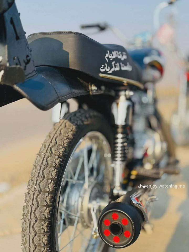 اسلام عليكم
دراجه نامه اصلي تعمير جديد ثالث تبديله دهن شاصي سكنر 
دراجه حلوه ومرتبه بكان واسط صويره شراي بيك خير ودلل 
***********
