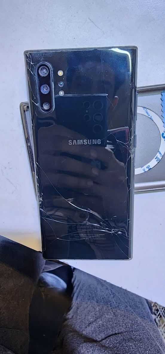 جهاز نوت ١٠ بلاس
الذاكره ٢٥٦

الجهاز كامل بس الضهر والشاشه بيه فطر 

والقلم ضايع 

سعره ٢٠٠ وبي مجال
مكاني بغداد الشعله  ***********
