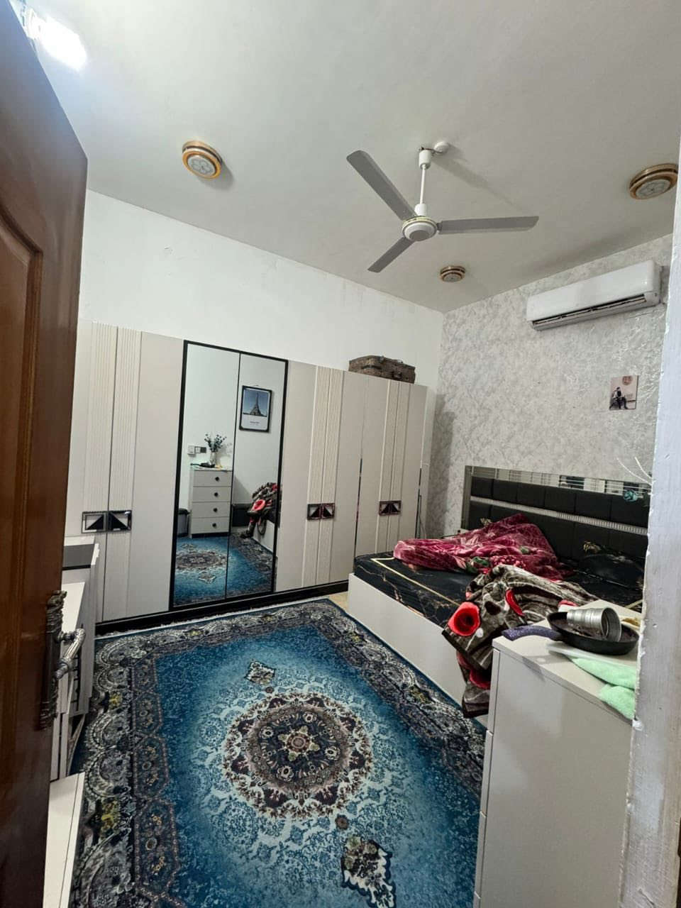 دار سكن للبيع 

العنوان / حي آور شارع السبيس 

المساحه /150 م 

تفاصيل البناء/ طابقين مسلح 

ط١/ صاله استقبال غرفه مطبخ حار بارد . صحيات داخليه وخارجيه 

ط٢/ صاله . ٣ غرف نوم . صحيات 

للمزيد من المعلومات يمكنكم التواصل معنا على الرقم الآتي 

***********

￼***********
