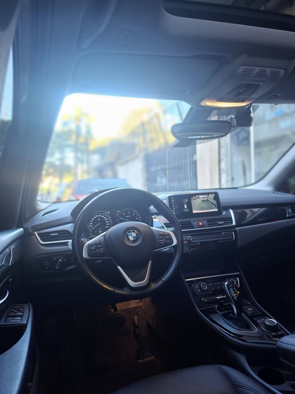 #يارب
#مكتب_اللورد_للفخامة_و_الصدق_عنوان  

#نوع_السيارة : BMW x1

#سنة_التصنيع : 2020

#سنة_التسجيل: 2026

#المواصفات :
🟢 رقم 1 ،أكمل وصف من فئتها
🟢بصمات داخلية و خارحية
🟢بانورما 
🟢تحكم طارة كامل 
🟢مثبت سرعة
🟢مانع أنحدار_مانع أنزلاق 
🟢أضوية led أمامية، خلفية
 🟢فرش جلد 
🟢12 بالون 
🟢فرام كهربا 
🟢حساسات و كميرات أمامية_خلفية
🟢جنط كبير 
🟢بلور_مرايا كهرباء
🟢 

#نوع_المحرك : 4 سلندر , 2000turpo , ديزل  

#الحالة_الفنية :  خالية العلام من الداخل  و السقف و الخارج ، السيارة ليست بحاجة أي مصروف  

#ماشية : 1000 KM 

#موقع_المكتب : حمص ، كرم الشامي (طريق الشام) بجانب فندق بسمان ، مدرسة صفوان الصباغ 
#للمزيد_من_المعلومات_الأتصال_على_الرقم_التالي : 0956321561 أبو محمد
#للمزيد_من_المعلومات_متابعة_صفحة_المكتب : https://www.facebook.com/share/18qMM3qAqA/


**إذا كنت صاحب هذا الإعلان وتريد حذفه لأي سبب، رجاءا أرسل رسالة إلى الدعم الفني**