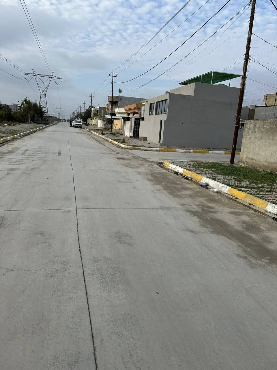 دار طابو ملك صرف 

الموقع / سايدين حديقة يلدز الشارع الخدمي 

المساحة / 320 طابو + فضلة 100 متر 

للاستفسار اكثر مراجعة مكتب الرحمن للعقار قرب جامع الشهداء مقابل مدرسة صدى العراق الابتدائية 

او الاتصال على الرقم 

***********
