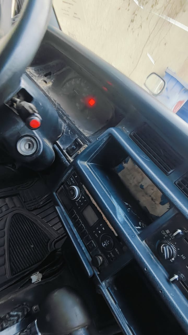 للبيع مديل 1996 رقم صلاح دين بسمي شط التحويل  السعر 35او بيه مجال مستعجل عل بيع ***********
