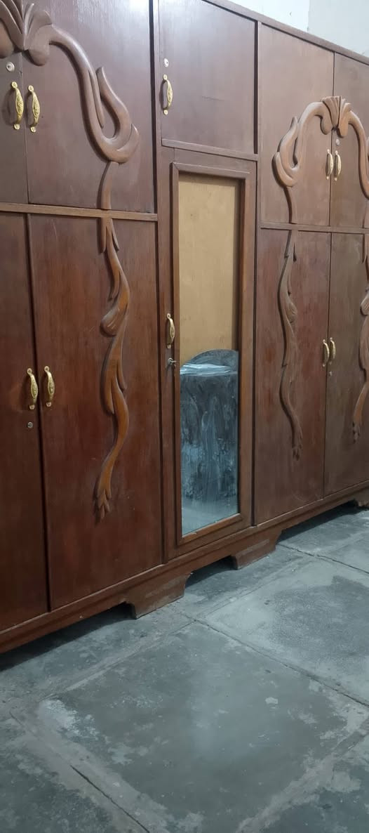سلام عليكم 
غرفه صاج درجة أوله كامله ما عدى الجرباية القاعدة وياها
للاستفسار ***********
السعر 375
