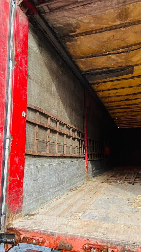 عربانه جادر مسرحي تخم تاير حرش تخم جوبلس  حداديه جديده كهربائيات كلهه شغاله  بريكه دسك  يوبي اس شغال كفاله عامه كاعيه خشب سلايت داخلهه حوض اللمانيه مطبخ +ثلاجه +صندوك كبير
فقط اتصال او واتساب
***********
