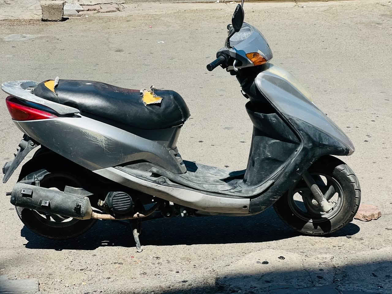 دراجه للبيع كلشي ما بيهة كفاله عامه برغي ما مفتوح بيه اي ستفسار تصل علا الرقم *********** مكاني بغداد شارع فلسطين

