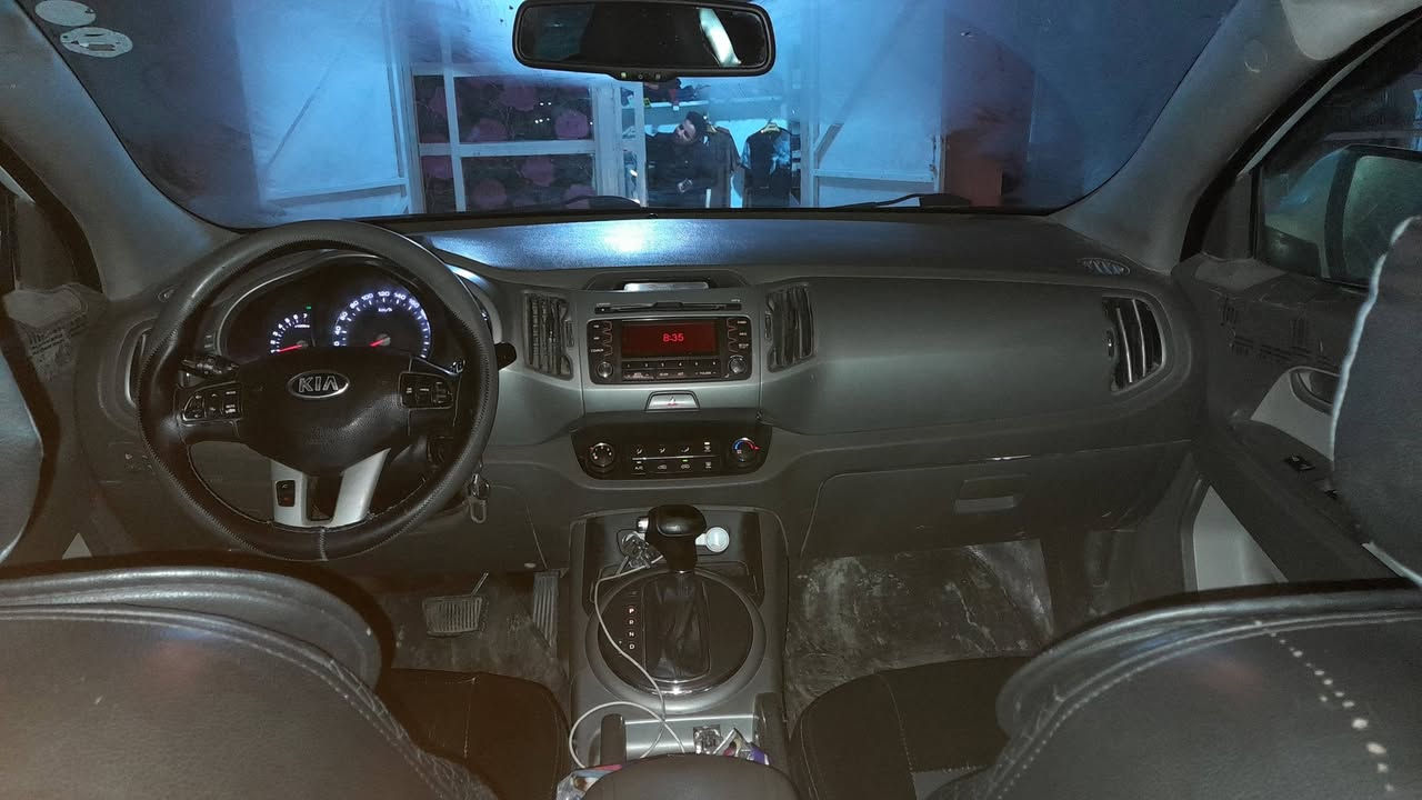 سياره كيا سبورتج 
موديل 2014 
رقم دهوك دولي مسطره
السياره بأسمي اني شرعيها  
تدفئ تبريد تحكمات
 جهتين
حساسات دعاميات ،كامره خلفيه مرايه حساس 
ويل كروم  18 مرغوب
مري اشاير * شفط 
الدشبول لونين 
حجم محرك 2400 مرغوب 
ملاحضه بيها قطع صبغ انطيها صبغ عام شرط بدون دواخل سياره مال بيت 
السعر 115$ بيها مجال 
مكاني النمرود 
***********

***********
