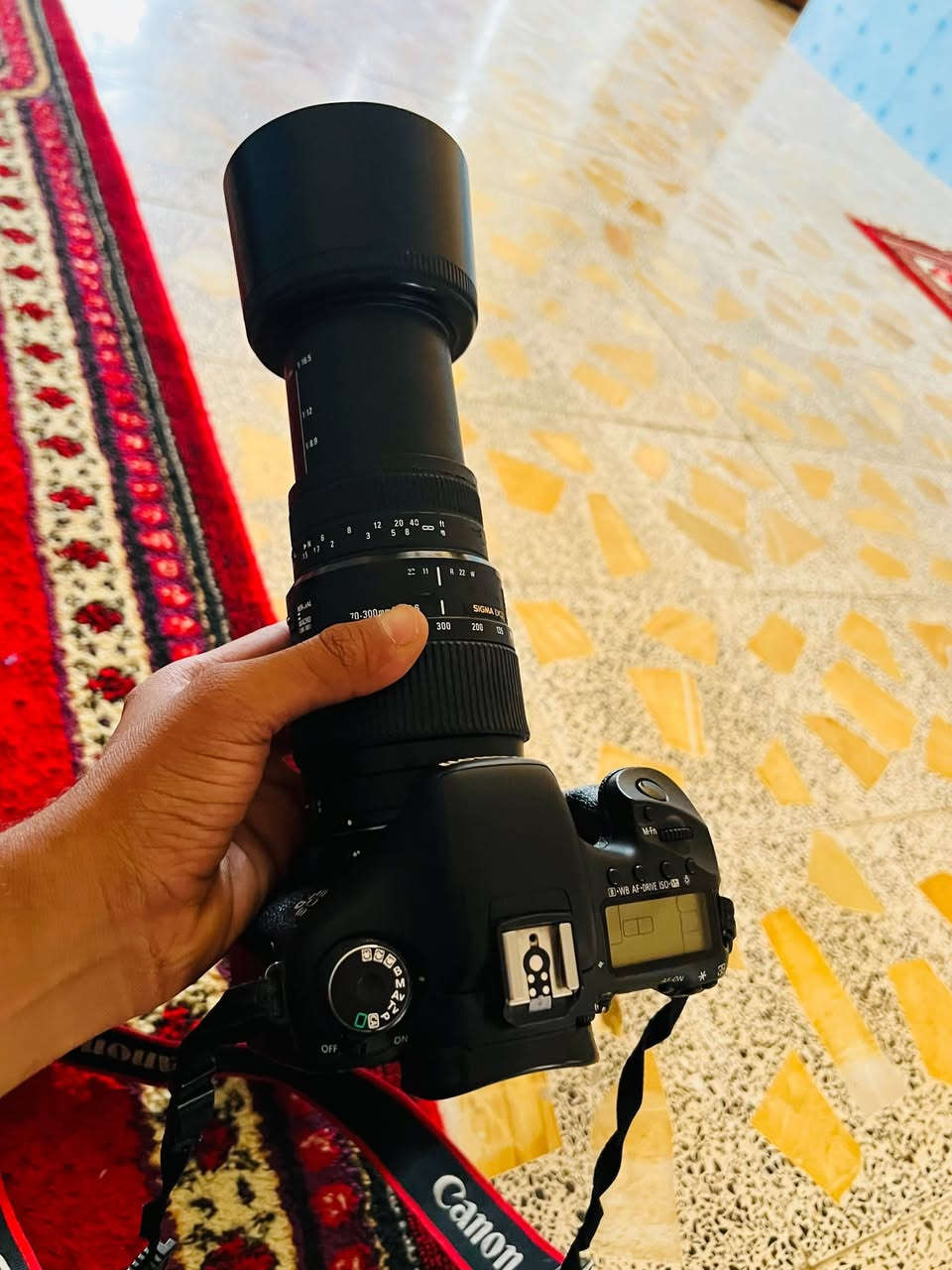 السلام عليكم
كامره كانون 7D  مع جميع الملحقات كامره نضيف 99٪ ما بيها اي نقص 

المكان ديوانية مكلف بل نشر
السعر 550
*********** للتواصل
