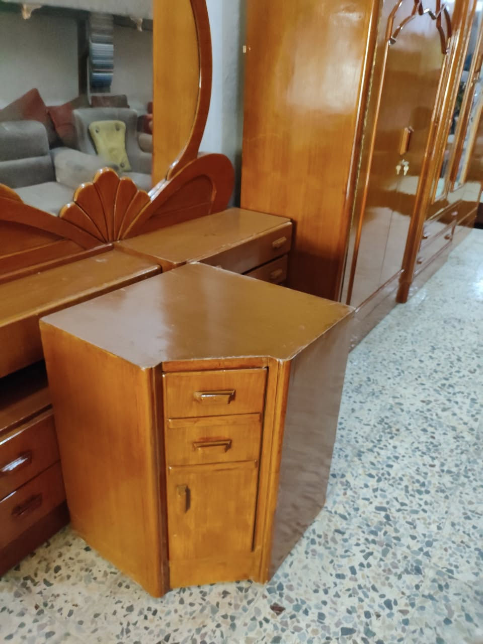 غرفة صاج ثكيلة كلش طابقين ٦ باب انضف من صور السعر، ٦٧٥ ،،،، حلة نادر ٣ مقابيل المركز الصحي معرض احمد العنزي لاثاث المنزلي ***********
