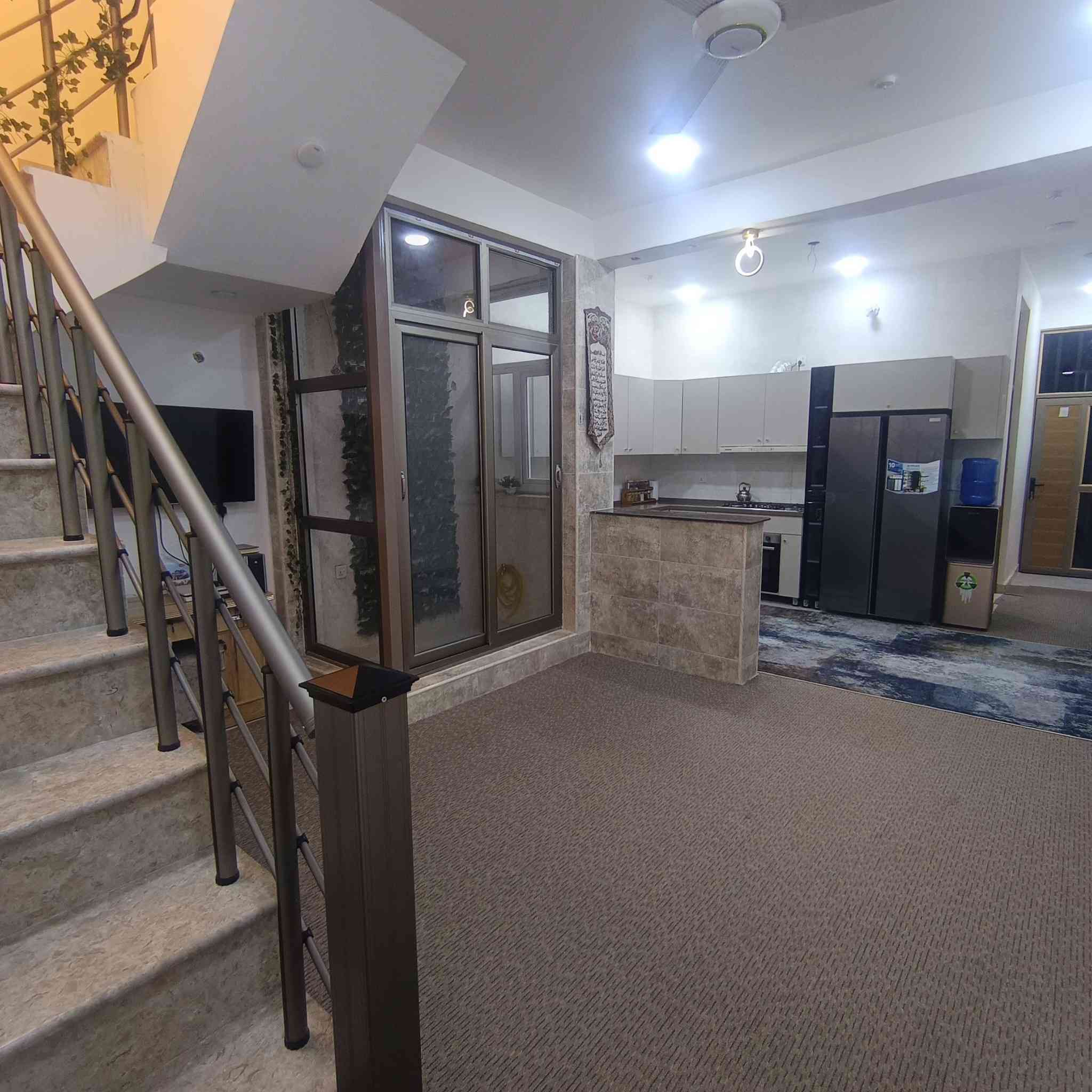 السلام عليكم
للبيع مشتمل 100متر طابق واحد كامل في الخاجيه البلديات سعر 130
للاستفسار اكثر ***********
