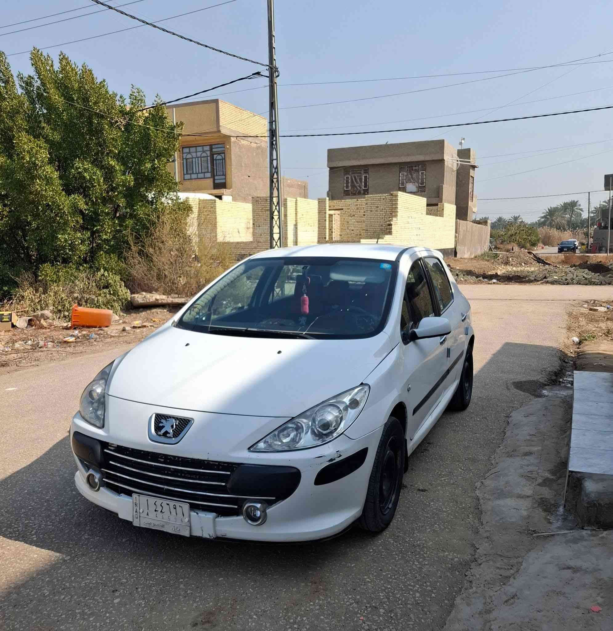 السلام عليكم
بيجو 2006/307 
بابل /قضاء المحاويل 
 رقم بابل الماني سنوية ٢٧ بأسمي 
💢سيارة بنت استعمال دوام 💢

كير ومحرك مكفولات 
تبريد ثلج جديد كامل 
كشرها ودواخلها نضيفة 
باتري وتايرات جدد 
مصبوغة حزام للجمالية 

والسيارة كدامكم والي يحب يجي يشوفها هلا بي 

السعر (٥٣ ورقة)  بيها مجال بسيط للشراي

واتساب ***********
