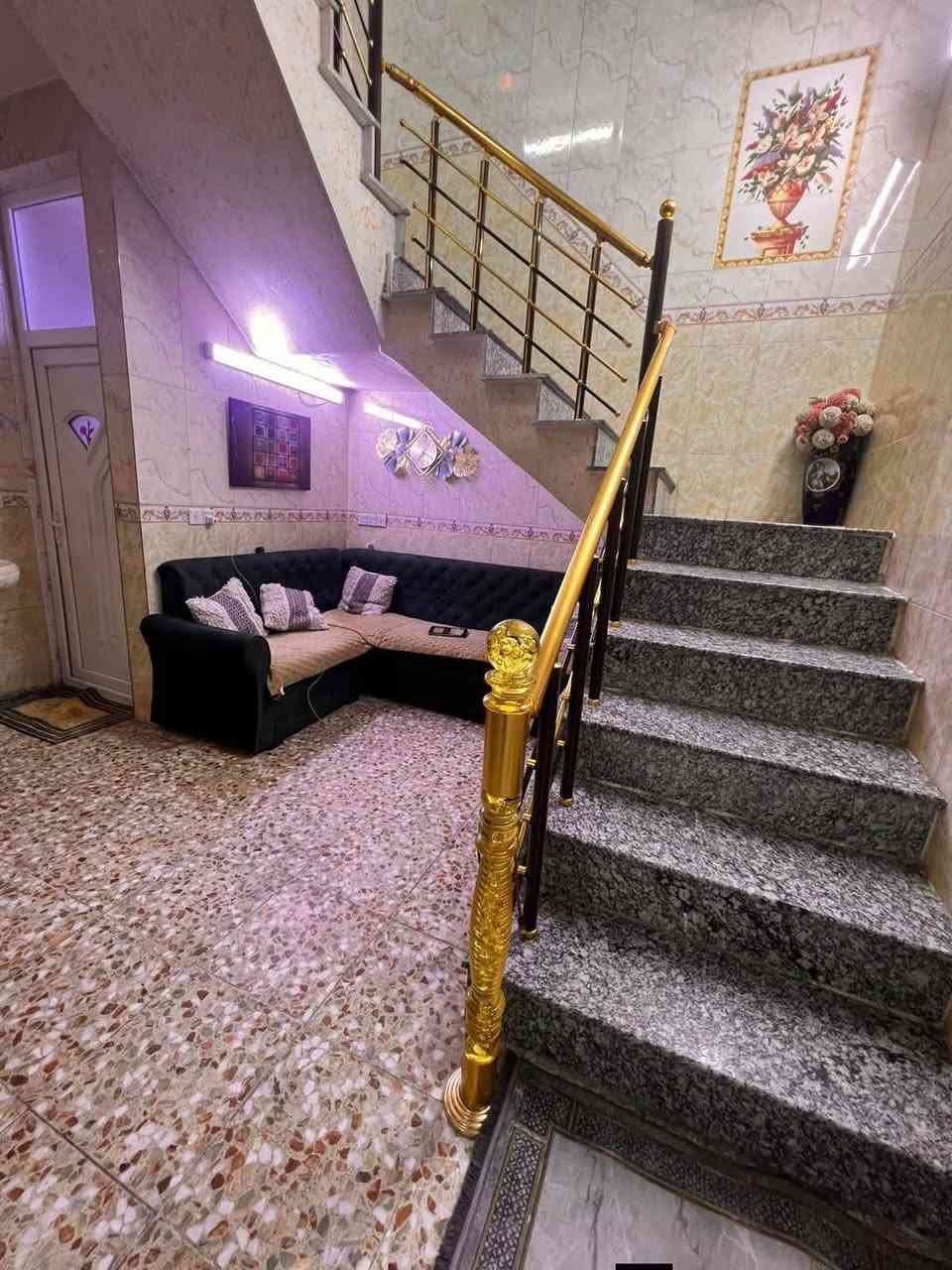 الدار للبيع مساحه 93 واجها 8ونص النزال 11 البيت مسلح طابقين المشتل شارع الزيدي التواصل مع الرقم او واتساب مكتب الأصدقاء للعقار ***********
