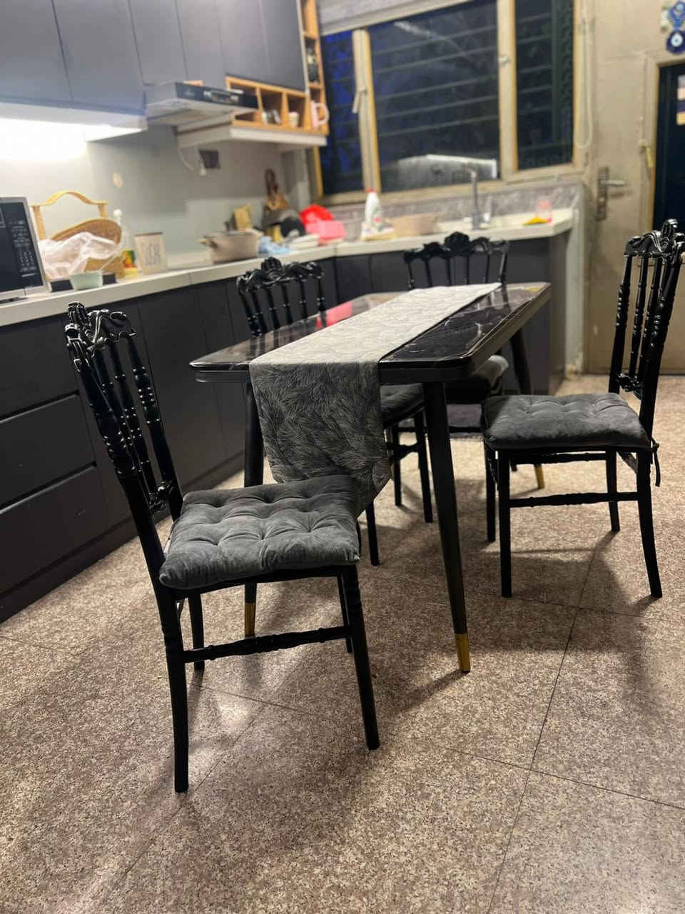 ميز طعام مرمر حراري وكراسي وياه كوشات شعره ١٥٠ قفله العنوان بلديات


**إذا كنت صاحب هذا الإعلان وتريد حذفه لأي سبب، رجاءا أرسل رسالة إلى الدعم الفني**