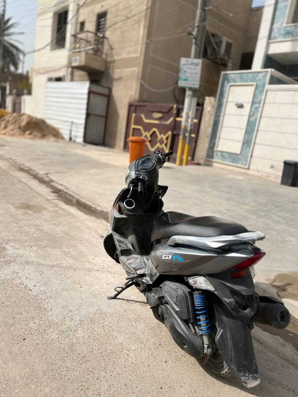 السلام عليكم دراجه جي تي ار
موديل 2012
 نازله من الرمبه قبل 4 اشهر الدراجه نضيفه كلش شلعه تشك الكاع الدراجه انطيك كفاله عامه بل مكينه تجي تجيب وياك فيتر وتفحص عله راحتك وتشلع عيوني الدراجه فقط بجم جان مضروب صلحته وصبغته فقط ول كفرات نضيفه كلش ول صفاح شويه محكوك.   ول دبل شويه ذاب دهن وطسته كلش حلوه الدراجه رمبههه نضيفه  كلش كهربائيات كلها شغاله الدراجه نكره سلف ول دراجه شرط ختم واحد

 مكاني بغداد الحريه الدولعي 
السعر 1100 قفل🤍
للتواصل ***********
