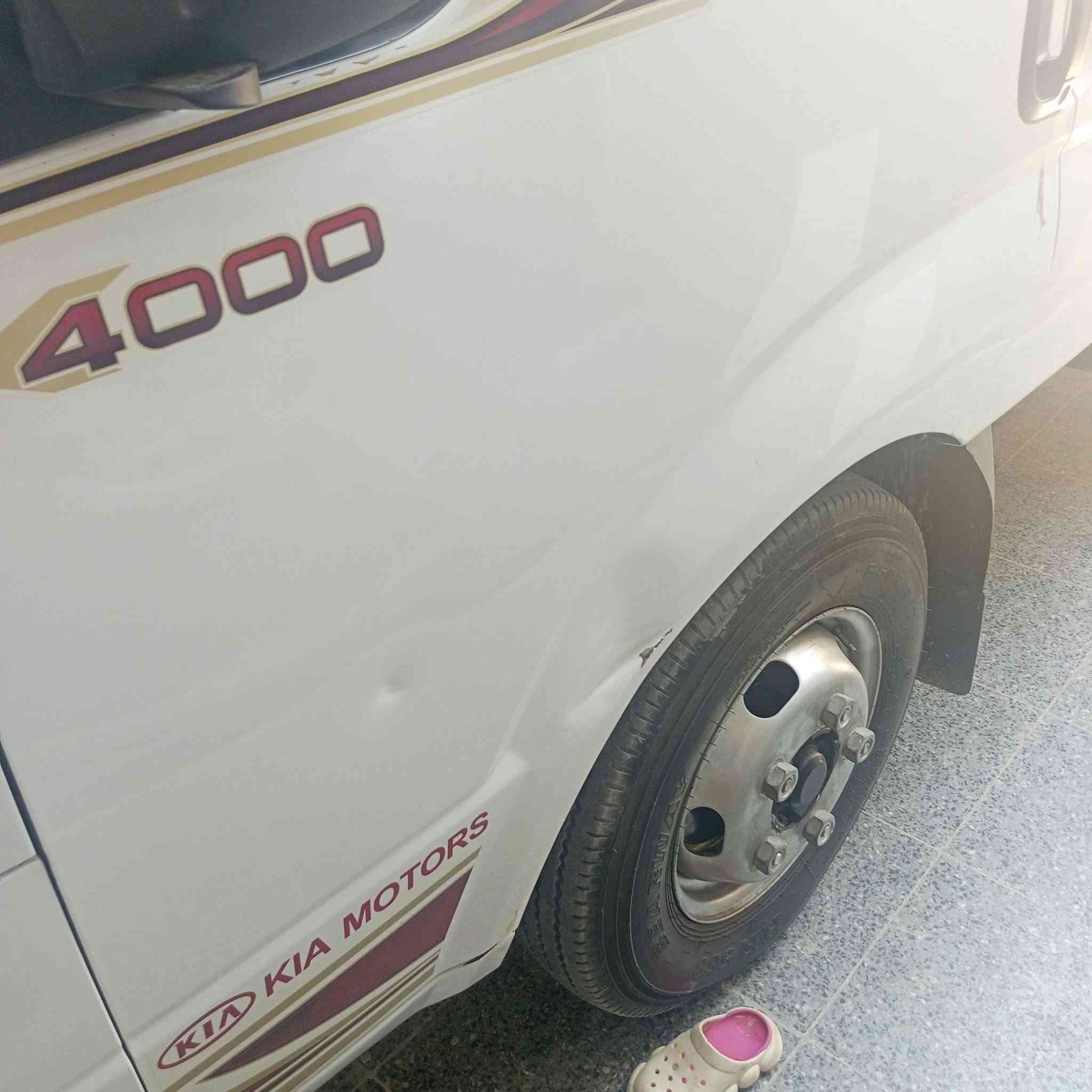 السلام عليكم فحل موديل 20 شكل الجديد كفاله من صبغ وباردوفتح  بيها رصعات فقط مكينه 4000،مفتوح رقم بغداد سعرها 148 ،،***********
