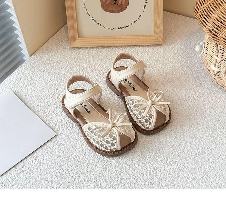 ✨ دلعي أميرتك بأناقة ناعمة تخطف القلب ✨
حذاء بناتي تصميمه راقي ومريح للمشي اليومي والمناسبات 🌸
تفاصيل الدانتيل مع الفيونكة تعطي لمسة فخامة تليق بأجمل إطلالة 👡🤍

📏 القياسات المتوفرة:
24 – 25 – 27 – 28 – 33

📍 متوفر في سنتر علي الهادي لأحذية الأطفال
الكوت – شارع ألف عافية – ركن شارع بدلات الأعراس – مجمع جنائن واسط
📦 توصيل لجميع محافظات العراق


**إذا كنت صاحب هذا الإعلان وتريد حذفه لأي سبب، رجاءا أرسل رسالة إلى الدعم الفني**