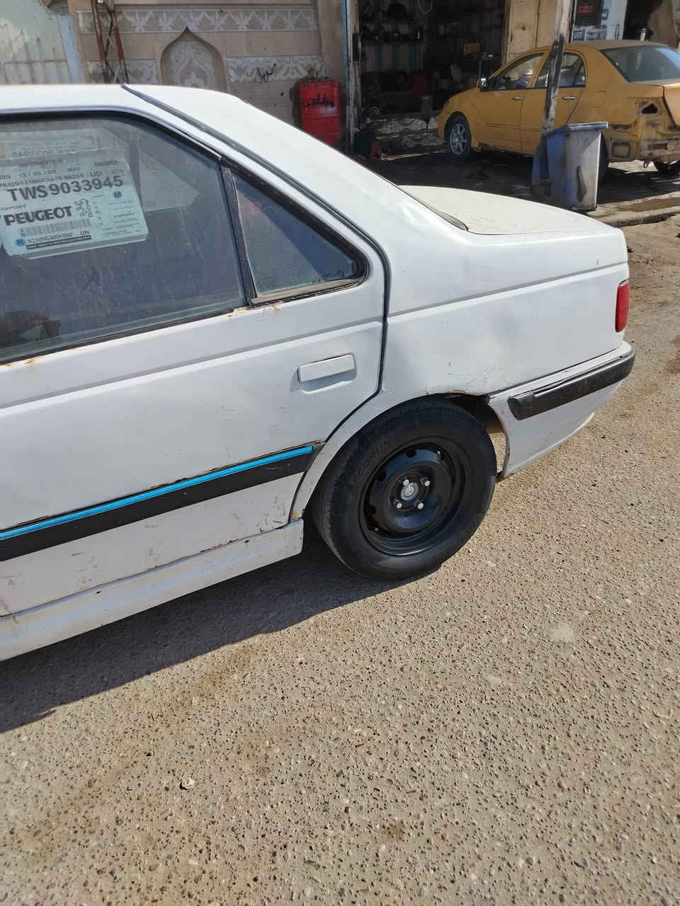 السلام عليكم اقرا تفاصيل قبل لا تتصل بياع الشراي لا ابيع اله ولا ارواس
بيجو بارص ١١  حداديه تبريد مكفول محرك بدايه كازكيت مايكلف ١٠٠ الف ابيع كايم تايرات نظيف بدي بيه هلالات خلفيه معجون مبين تصوير سعرها ٢٠ ورقه بيها مجال ***********
