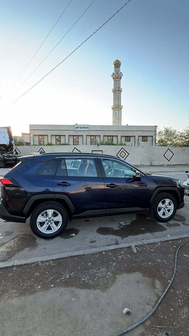 راف 4 XLE  بانزين فول مواصفات
2019 لون نيلي
حادث السياره بس دعاميه
تعتبر كلين 
حجم المحرك 2500 
بصمة 
فتحه 
لايت زنون تدفئه كشنات 
تحديد مسار مانع انزلاق 
اشاير بالمري 
شاشه حجم كبير 
هند بريك كهربائي 
٣ انضمه قياده 
تحديد مسار
جنطه كهرباء  
وبيها هوايه مواصفات معروفه XLE
السياره مسويلها ادامه متحتاج 
شغل وطلع ممتعوبه 
مكان بغداد حي الجهاد
السعر /240وبيها مجال
***********
