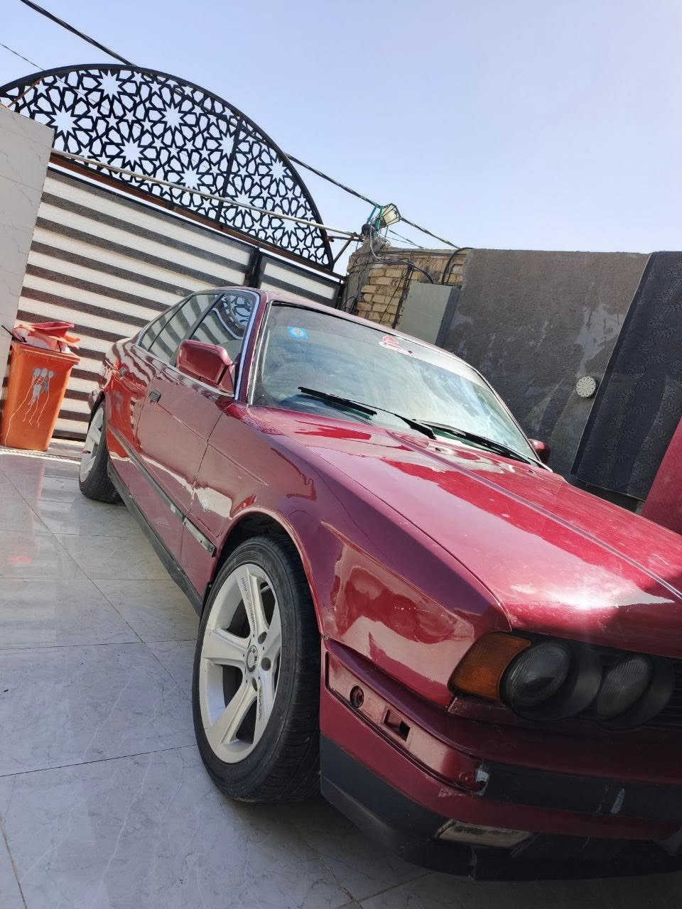 بي إم دبيلو للبيع كير عادي السياره جديده حداديه جديده مكينه مسكر وكير مكفولات باتري جديد السياره مصبوغه للجماليه  تخم تاير جديد السياره شبابيه ورياضيه رقم أنكليزي الجديد وتحويل ثاني يوم السعر ٤٥ورقه
رقم الهاتف ***********
