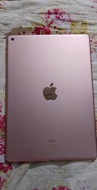 آيباد ٧ • ٣٢ • المشخاب