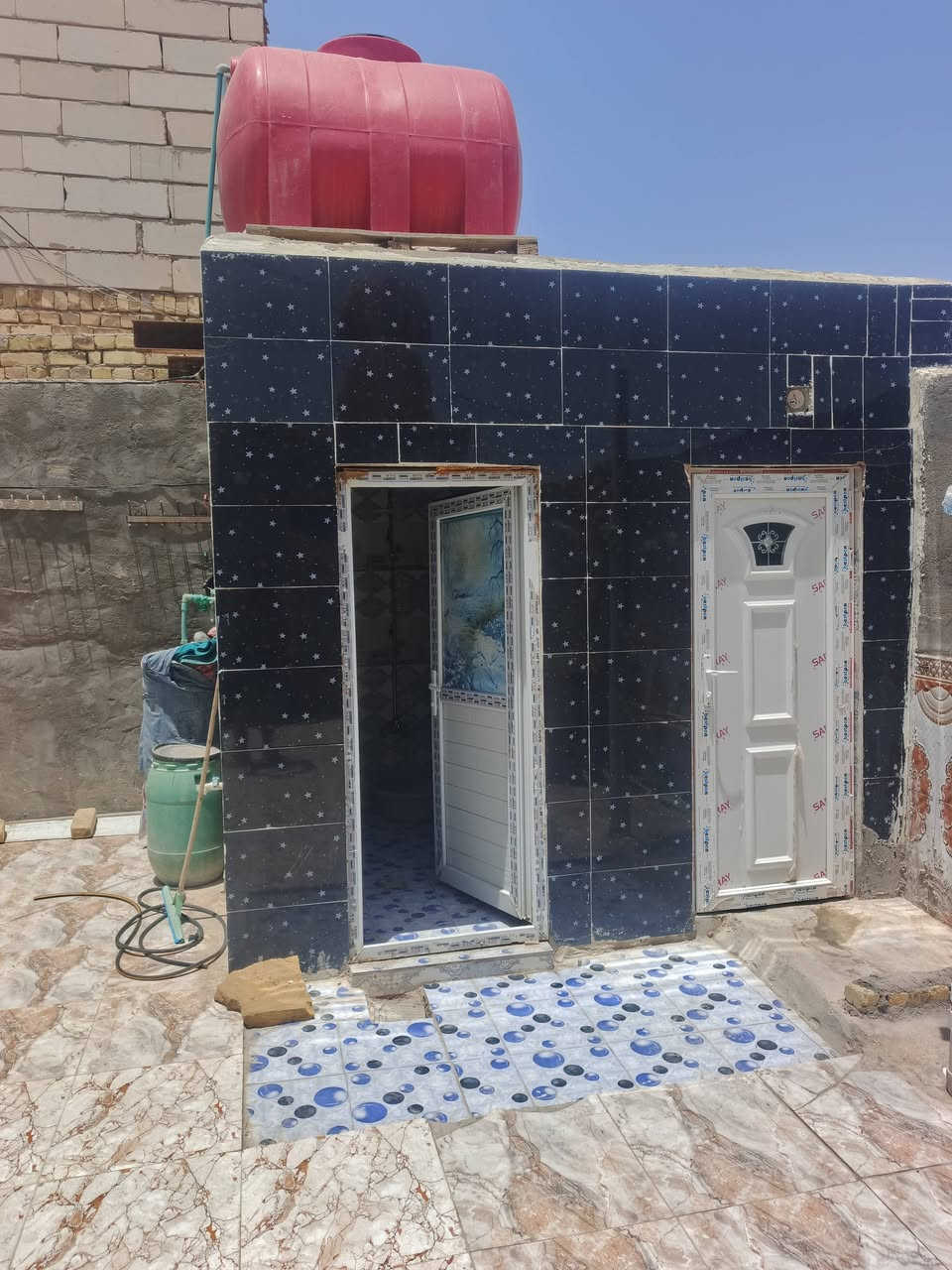 بيت زراعي للبيع
بالقرب من جامع شبيب نهاية شارع 30 صوب بني ركاب
مساحة البيت 220 متر
يحتوي على 3غرف نوم وصاله ومطبخ واستقبال وصحيات
وطارمه كبيرة 
صالة 6×5 
استقبال 7×3
السعر 50مليون وبي مجال قليل
للتواصل *********** اتصال او واتساب
