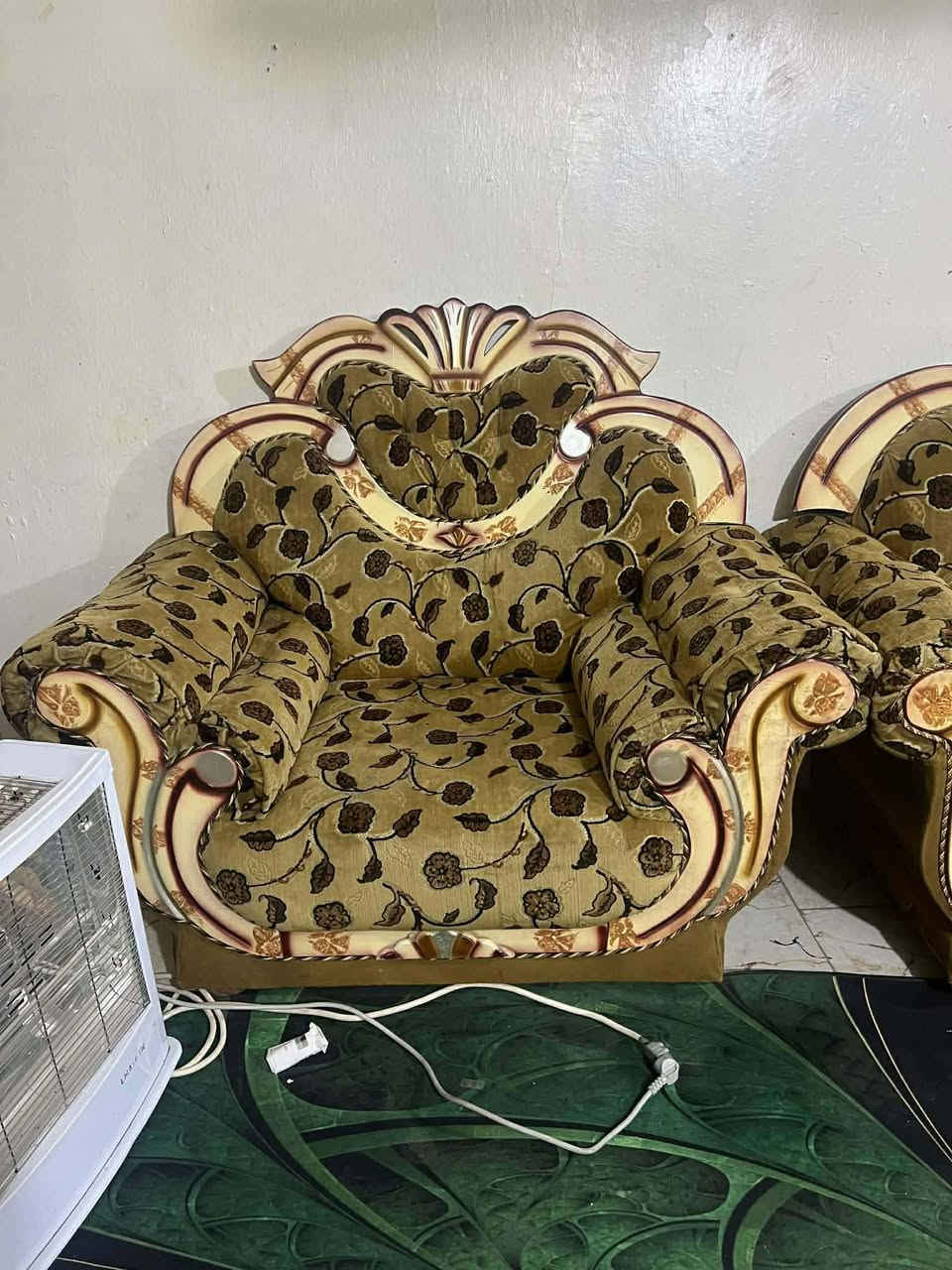 متاح تخم  6 قطع نضافه 90 ٪  مكاني داموك شهداء شراي يتصل ***********
