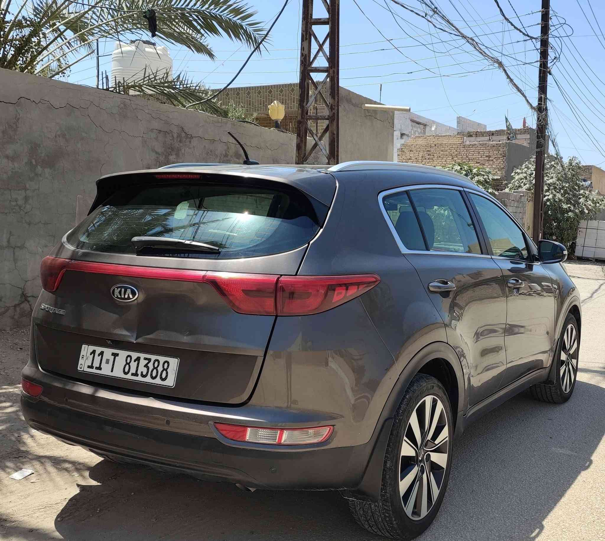 سبورتج خليجي موديل 2018 (لون جوزي) للبيع

محرك 2000 دوش
ماشية 112 ألف كيلومتر 
داخل لون أسود
سقف بانوراما 
تبريد قطعتين بحالة ممتازة
كاميرا خلفية
حساسات خلفية
3 أنظمة قيادة
مكفولة من الصبغ و البارد عدا تكحيلات و رصعات موضحة في تقرير السونار المرفق.
أكو ضربة بسيطة بالجنطة و خدش طولي في الباب الخلفي الجهة اليمنى معالج بالتكحيل و موضحة في الصور و السونار.

السعر: 177 ورقة و بيها مجال بسيط

ملاحظة : 
السنوية بإسمي تحويل مباشر
المكان: بابل- المحاويل
رقم الهاتف: ***********
