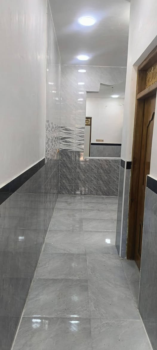 دار للبيع حي الغدير قرب الفلكه المساحة 100متر طابق واحد
***********
