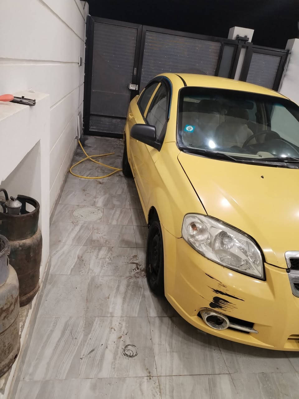 افيو موديل 2009 خليجي مكينة 1600 مسكر 
كير عادي 
رقم نجف  انكليزي سنوية لل2028
بيها جاملغ امامي (مبدل) 
كير مكينة خير من الله 
السيارة عليها ادامة كاملة
مصفرة هيئة وغرامات
 مكانها الديوانيه 
للاتصال ***********
