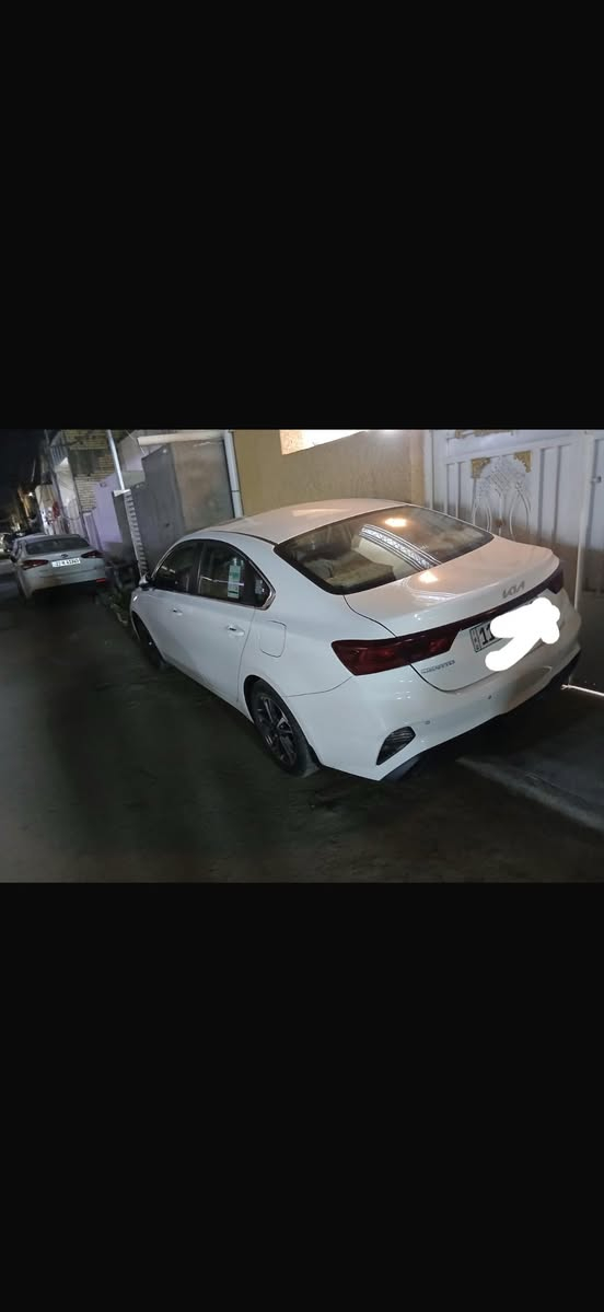 سيراتو ٢٠٢٤ الدوليه فول مواصفات سياره جديده ماشيه ٥١ ألف مكينه ٢٠٠٠  مكان السياره بغداد كراده ***********
