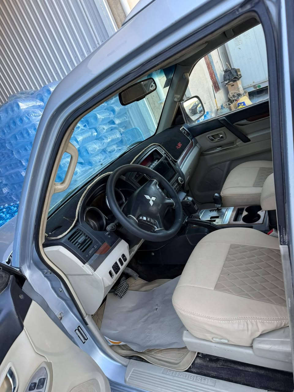 للبيع ميتسوبيشي بايجيرو 2008
سيارة وارد خليجي فول مواصفات حبتور مكفولة من الضربه والتبديل رقم بصرة بسمي سيارة جاهزه من كلشي السعر 115 للاستفسار : ***********
