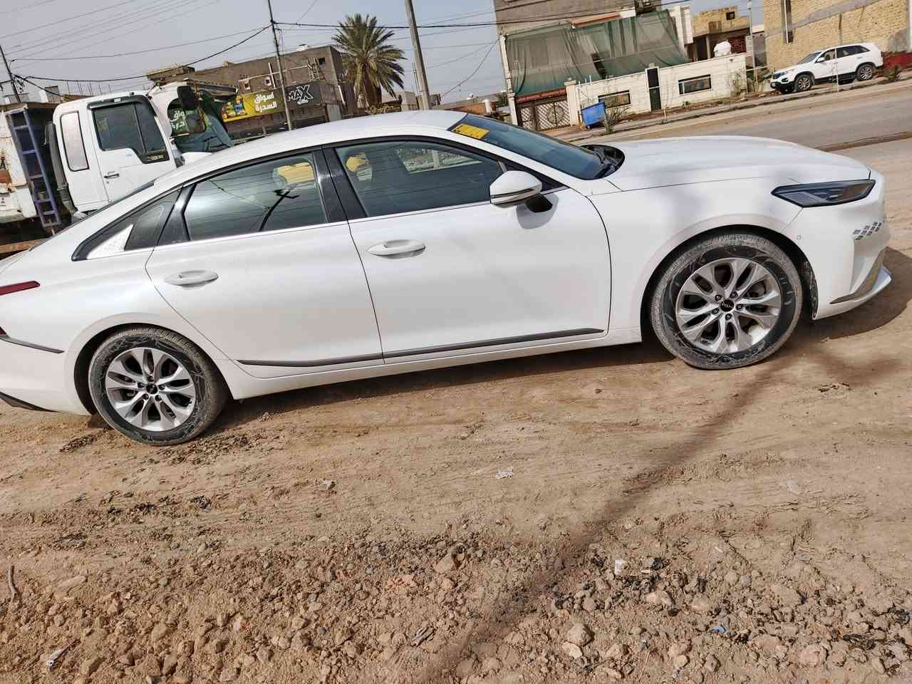 كيا 8للبيع موديل 22رقم تلفون*********** سعر195وبه مجال بسيط
