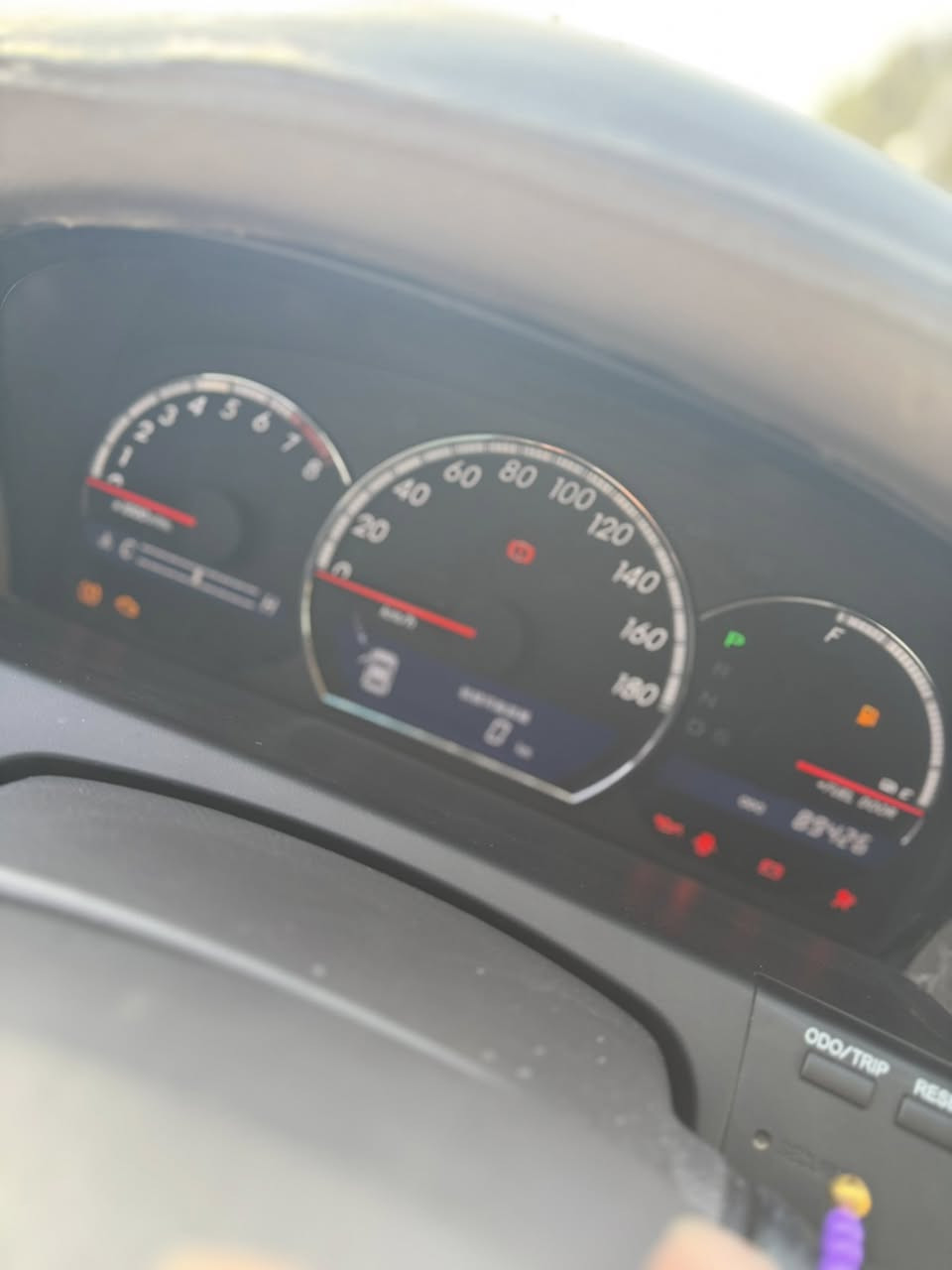 شاهانەی ٢٠٠٦
گێڕ گەورە. مەکینە بچووک
89 هەزار ڕۆشتوە
سپی ناو زەرد
٢ دوگمە 
لایت ناوچەی کوێر
تایە و ویل لۆک
ڕۆن و هایدرۆلیک گۆڕاوە 
ئاوێنە ئیشارەت
گێڕ و مەکینە بە شەرت
بێ مەسرەف
کامل سێرڤس کراوە
پۆڵیش و حەمام کراوە
دوکەڵی نیە
ماڵی دۆسە 

ناونیشان سەید سادق 
*********** — ***********
نرخی ٧١ گەڵا و معامەلە
