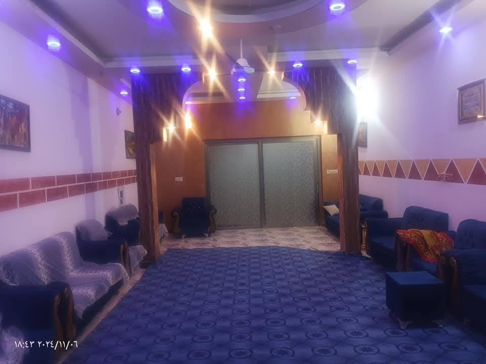 السلام عليكم دار للبيع في ابو غريب عقد زراعي 35 مساحه 750 متر يبعد عن السريع ثلاث  منطقه سكنيه كبيره متوفر ماء كهرباء ومولد *********** #***********
