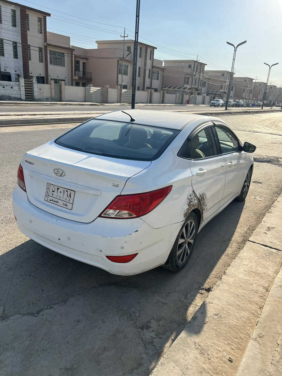 لسلام عليكم 
اكسنت 2015 
 خليجي فول 
مكينه 1600 المرغوب قطرتين 
فتحة 
حساسات خلفيه 
كامرا 
شاشه 
تحكم ستيرن جهتين 
ارضيه مغلفه 
دوشمه 
خمسة ويل كب بلادي شركة 
وباقي المواصفات العاديه 
صدر امامي خلفي جديد
تدفئه شغاله و تبريد 
ومناقصها شي تشغل وتطلع وين متريد 
بيها صبغ جاملغين اماميات 
وهاي الطخة ما مصبوغة 
والباقي الصور واضحة 
مكفولة كير ومكينه وكهربائيات 
ماشية 64 الف حاليا 
السياره من اخذتها ماشيه 20 الف بس 
بس عاطل عدهم الدشبول ومبدلينه ف مصفره قبلها جانت ماشيه 75 الف وموجوده صور وليبل المشي 
يعني مجموع المشي الكلي تقريبا 135 الف 
ف خلي نكول السياره ماشيه 135 الف كيلو 

وكلشي ذاكر بلمنشور وصورها واضحة وتفاصيلها واضحة 
مكان السياره بغداد العامرية  
السعر 95ورقة وبيها مجال بسيط 
***********
