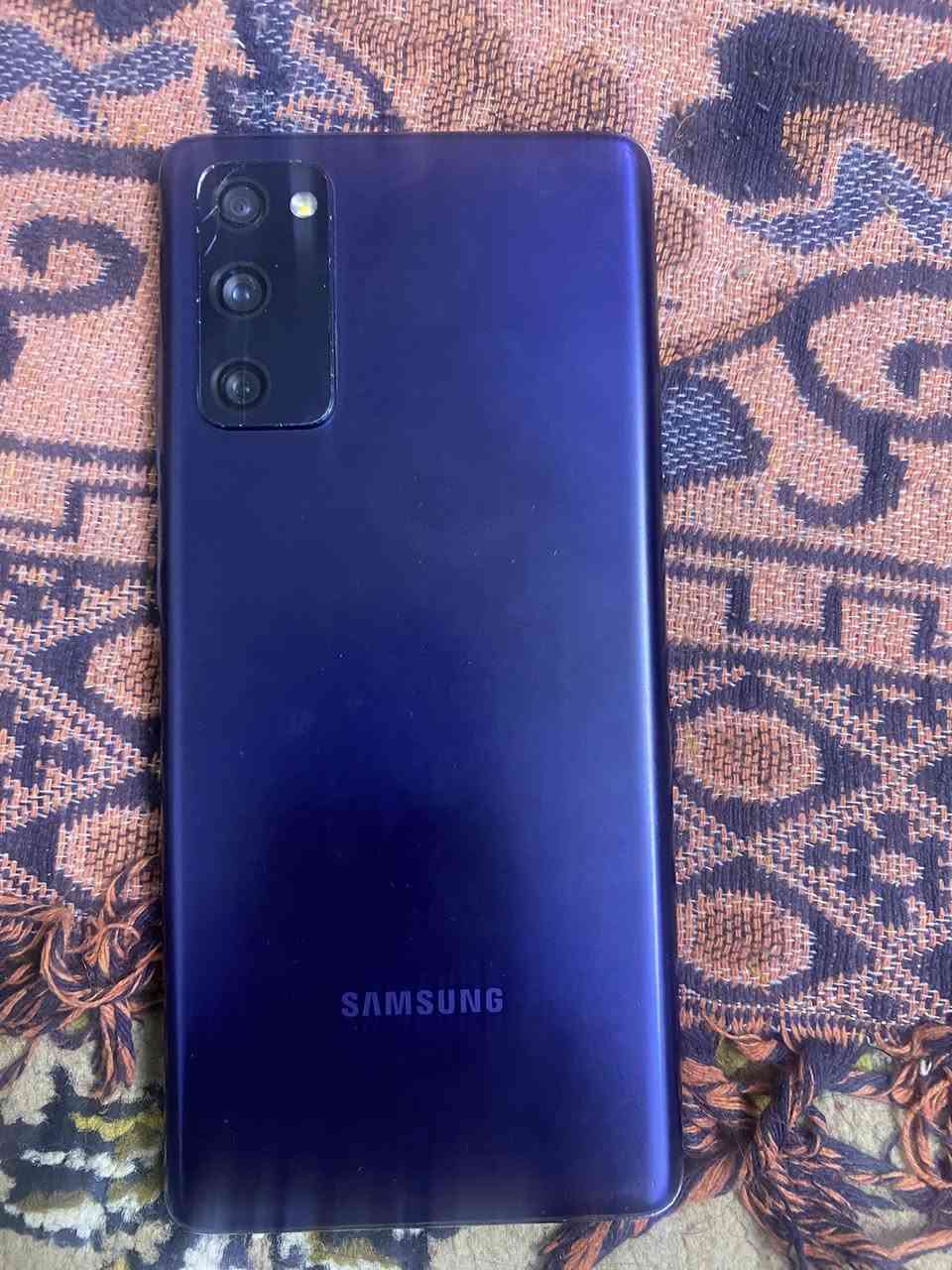 السلام عليكم.                                               موبايل للبيع ذاكرة ١٢٨ للتواصل ***********
السعر ١٤٥
