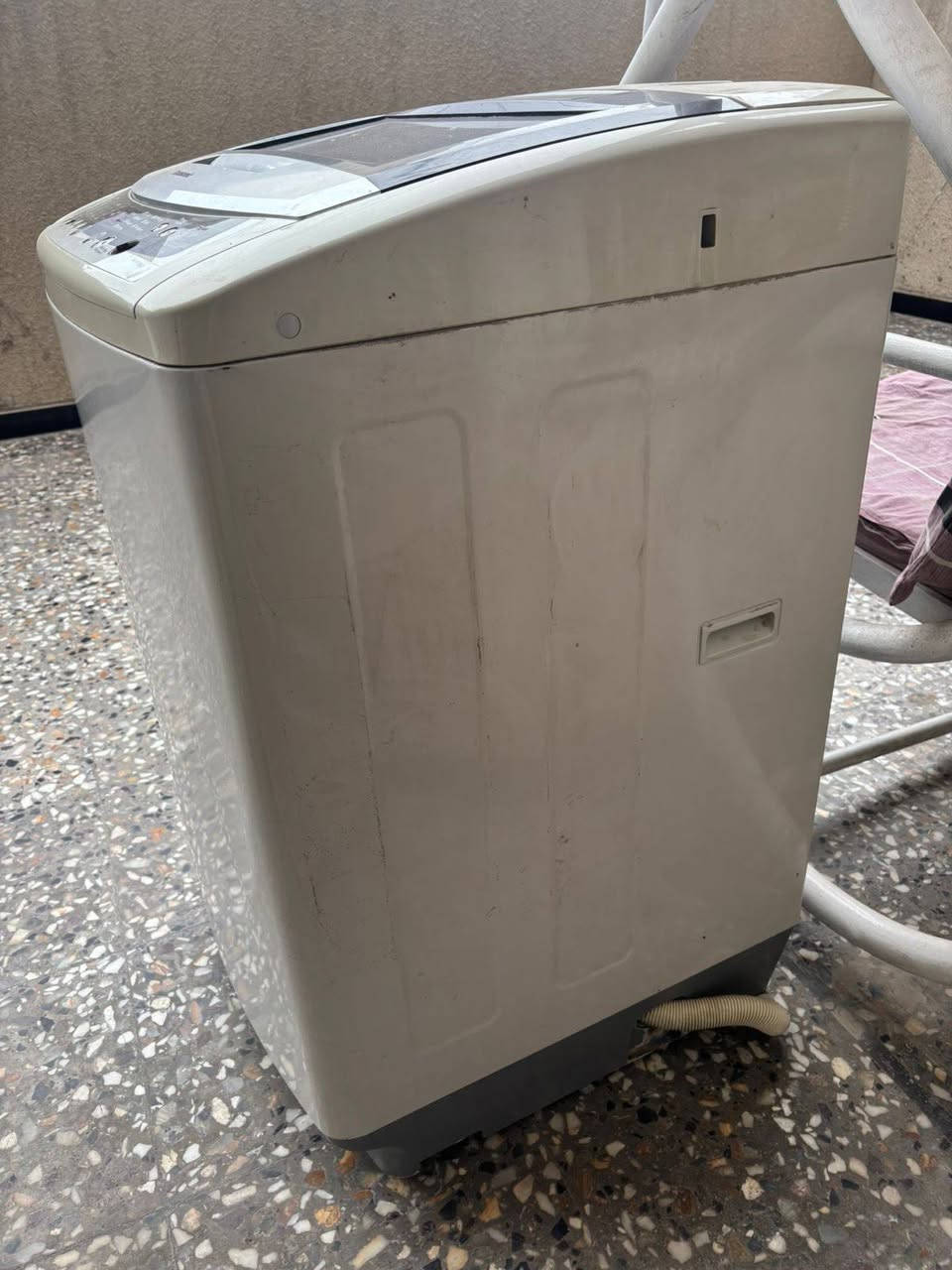 سلام عليكم غساله مستعمله نظيفه جدا حجمها 11كيلو شغاله وكلشي مابيها السعر 125000الف وبيها مجال للاتصال *********** العنوان الدوره
