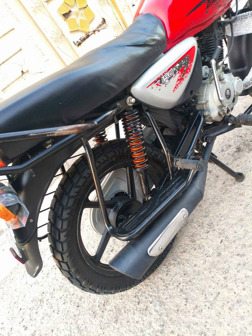 بوكسر موديل 23 مرقم بسمي تحويل ثاني يوم مكفوله ماشيه 17الف تايرات جوبلس وجدد دهن ليكي مولي ومابيهه اي نقص جيب فيتر وفحص العنوان بغداد السيديه ***********
