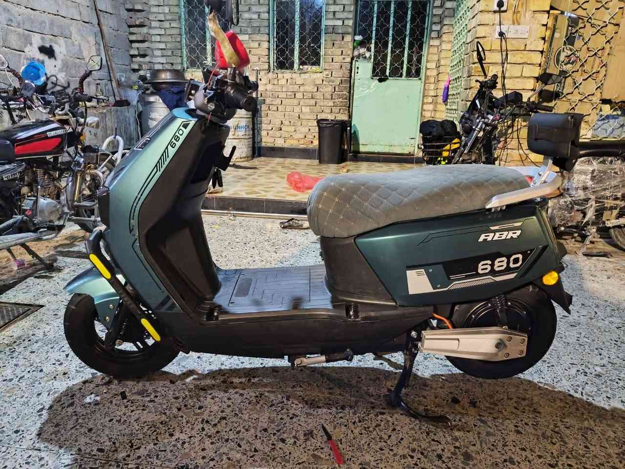 سلام عليكم
دراجة للبيع 
السعر 450 قفل🔒 
عنوان فلوجة شارع 40
***********
