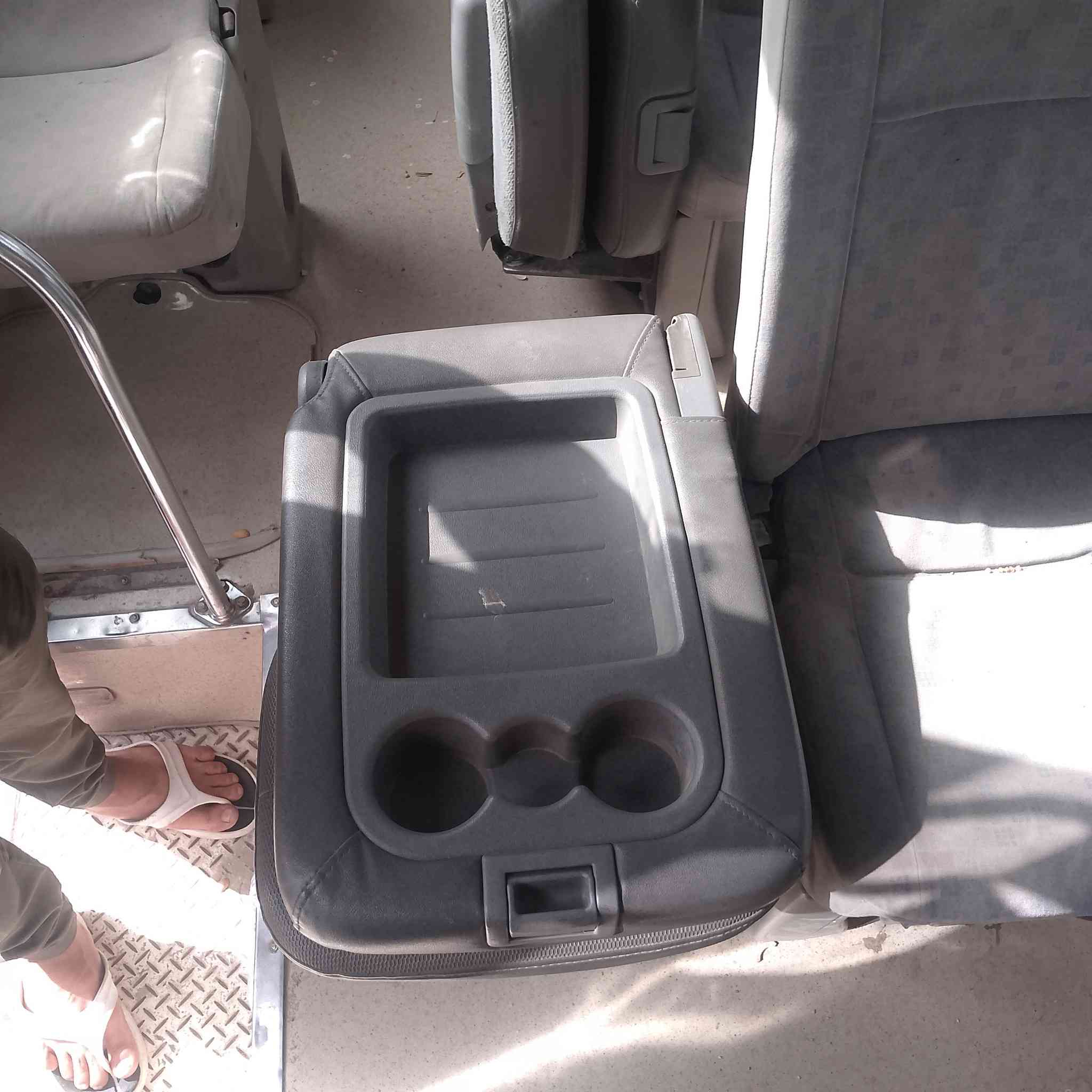 السلام عليكم كشنات مال ستاركس 2008
تحويره مال كوستر العدد 6سعر الواحد 120
الاستفسار ***********
