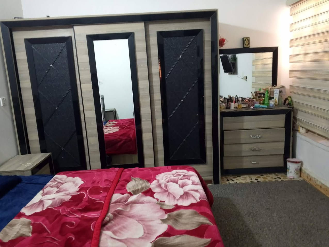 غرفه نوم للبيع 400وبيه مجال ***********
